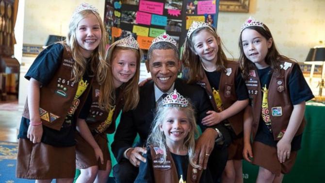 141228 Obama Wearing a Tiara